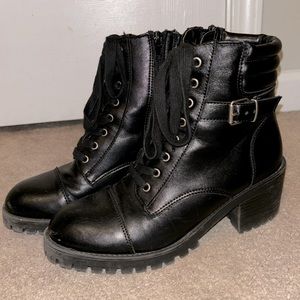 Maddengirl black boots size 8